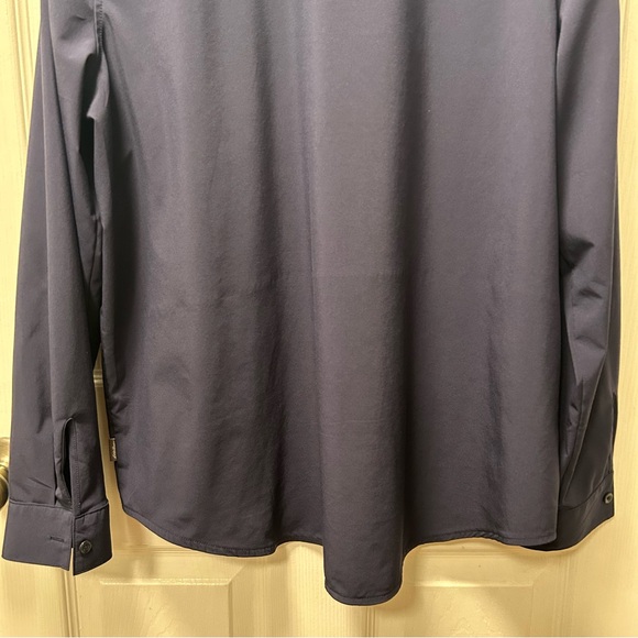 Eddie Bauer Women’s Button Down shirt, Navy, XL - Picture 6 of 11